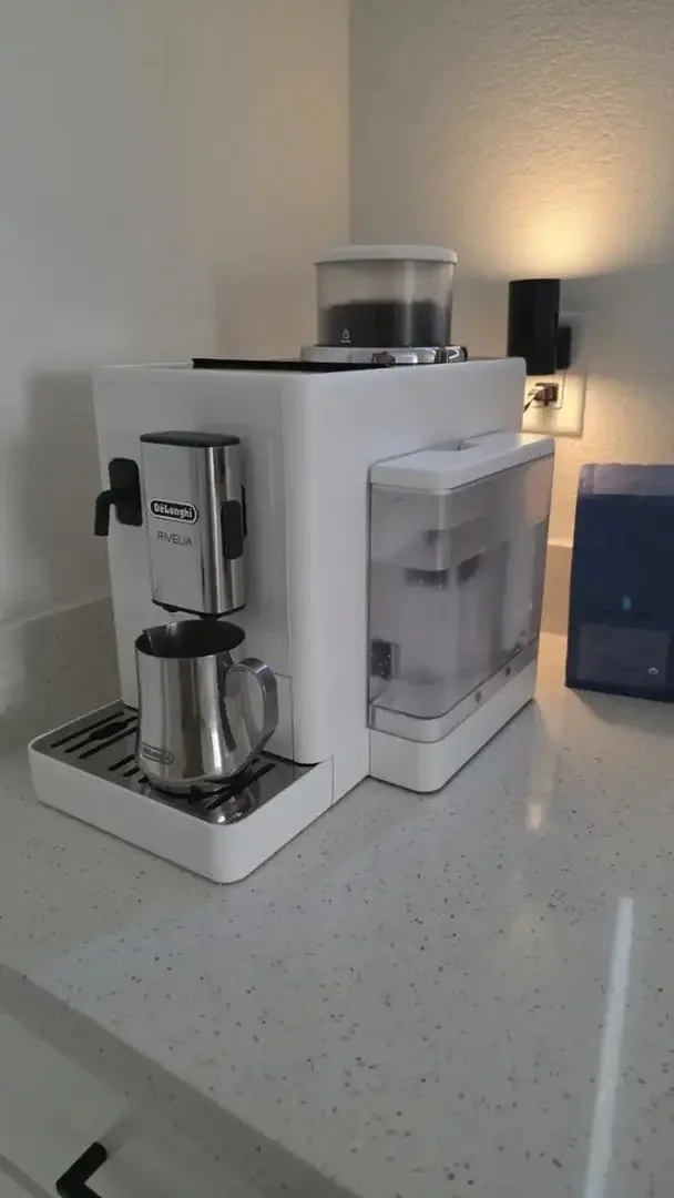 De’Longhi Rivelia Automatic Espresso Machines - Image 5
